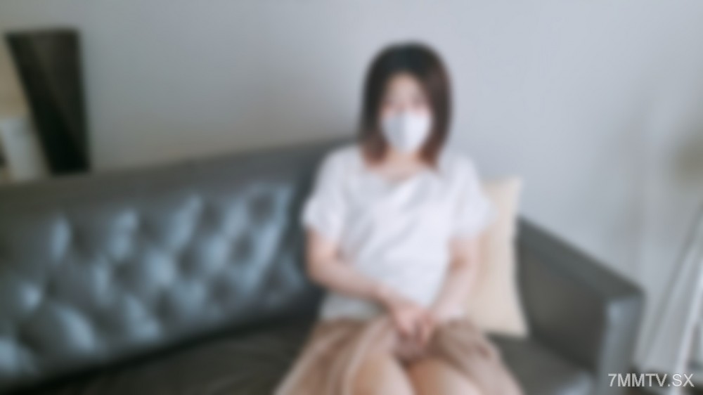 fc2-ppv 4715270 ♡7/6日迄半額【無・完全素人】真面目なお仕事をされている地味な感じのOL・21歳！経験人数１人のうぶマン女●の、お口いっぱい・おまんこいっぱい、おじさんの極太ちんぽを突き立てます！！